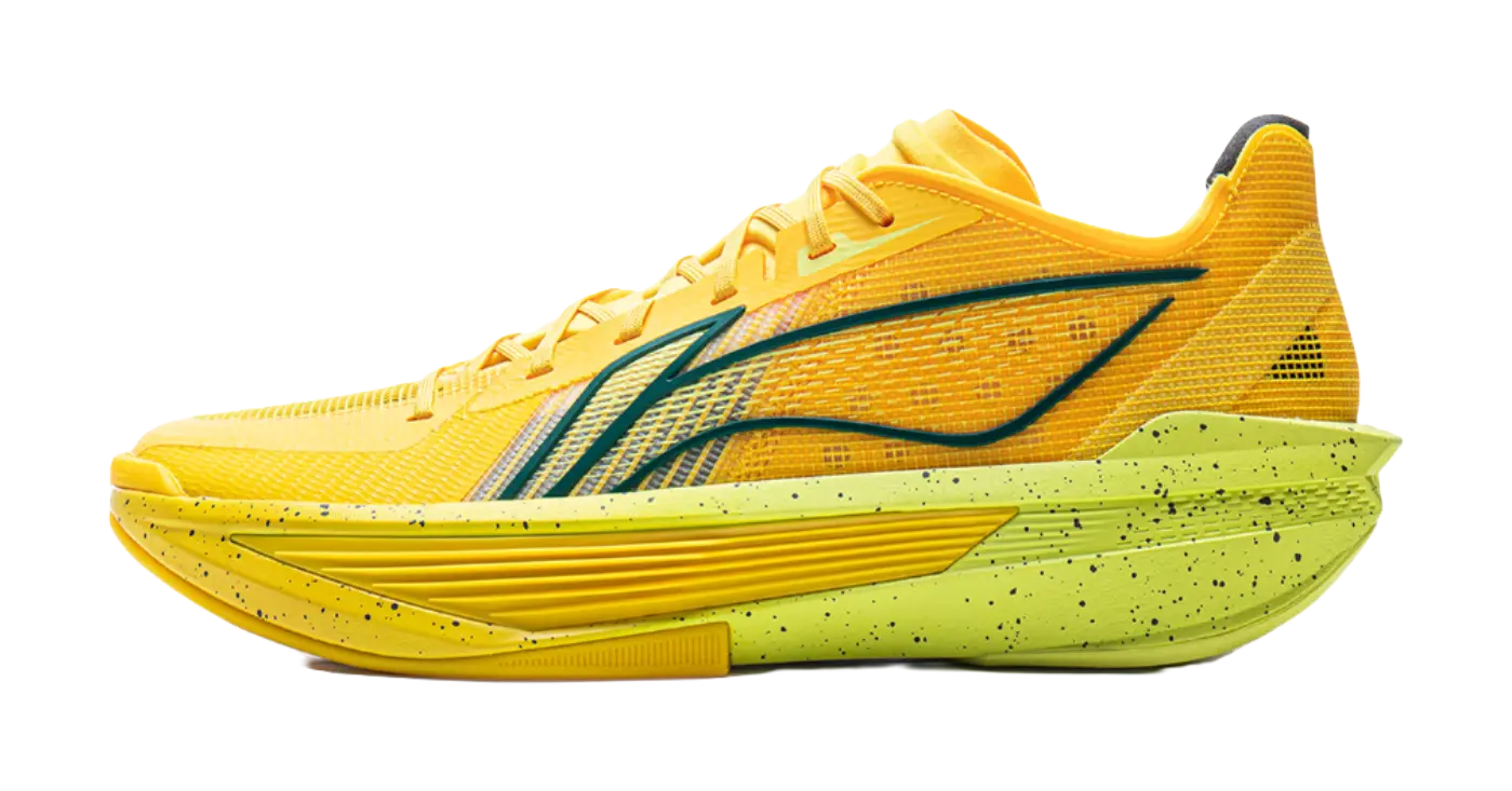 LINING Ultralight Basketball Shoes Mens Low top Lemon